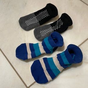 Pointe Studio Grip Socks S/M 2 pairs